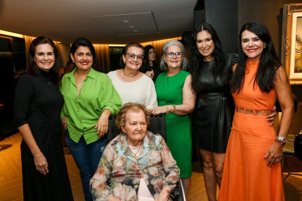 Conceição Garcez,virginia Feitosa,silvia Babadopolos, Liduina Feitos, Fernanda Sousa, Luzia Feitosa E Doninha Feitosa