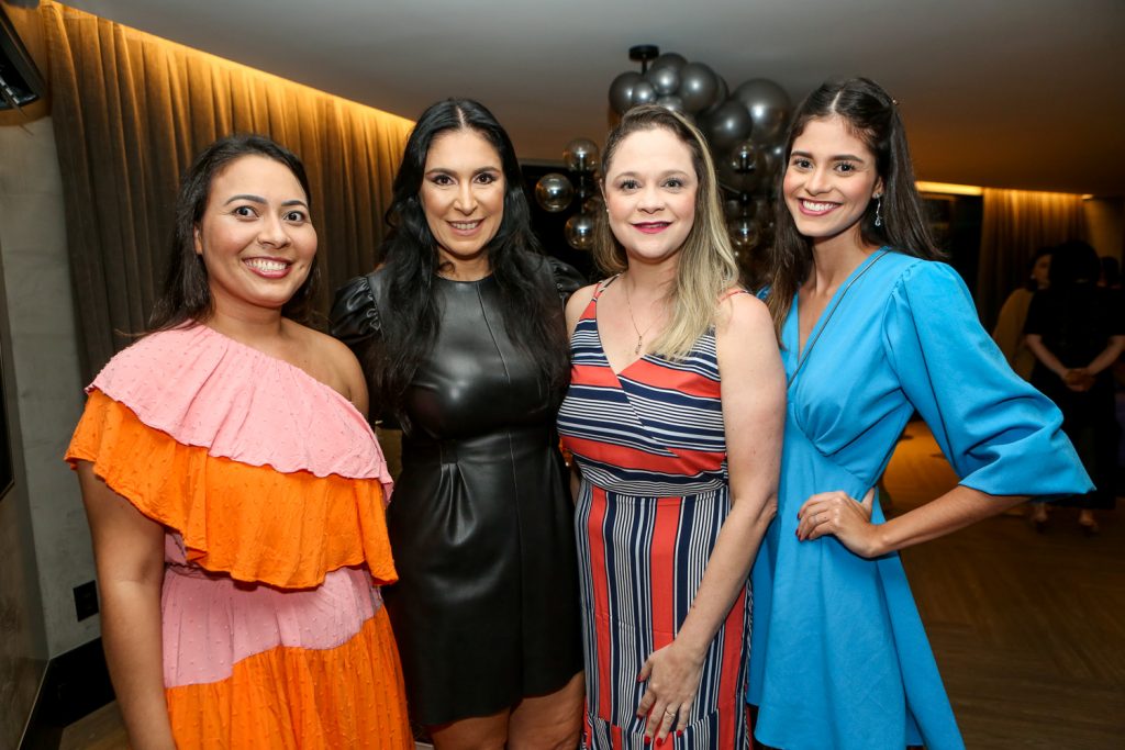 Emanoela Alexandre, Fernanda Sousa ,luzia Vitoriano E Leticia Rocha