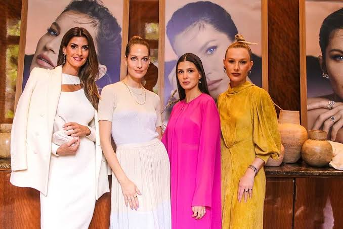 Fiorella Mattheis, Isabella Fiorentino e outras celebridades marcam presença em evento da Vivara