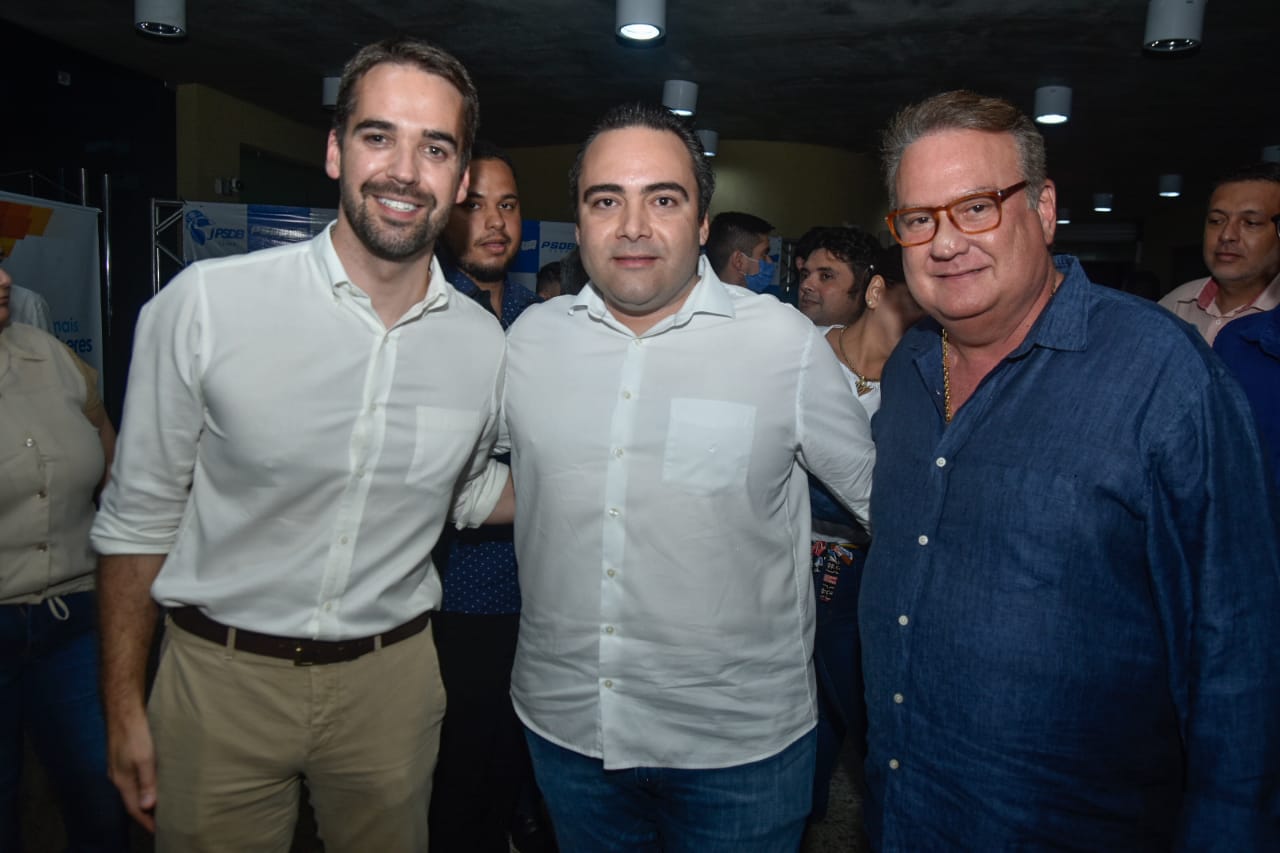 Ozires Pontes pilota jantar em torno de Eduardo Leite e Tasso Jereissati