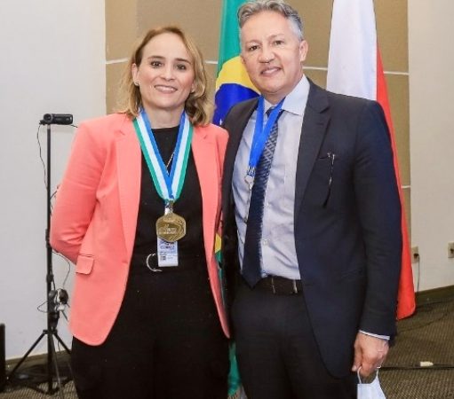 Fernanda Pacobahyba recebe a Medalha do Mérito Fazendário do Paraná