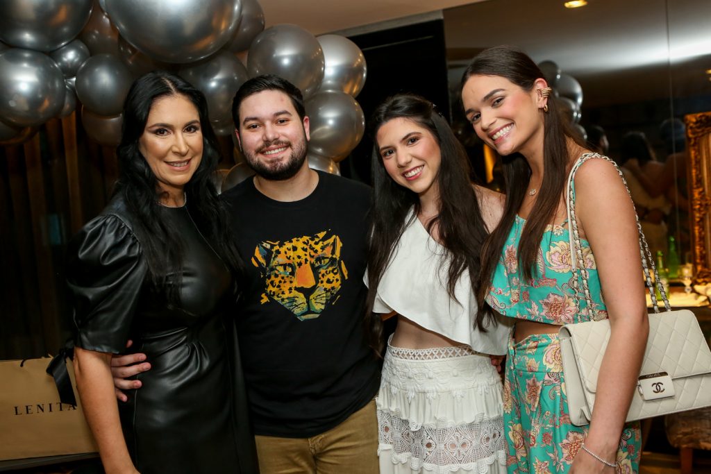 Fernanda Sousa, Olavo Barros,eduada Barreira E Mariana Albuquerque