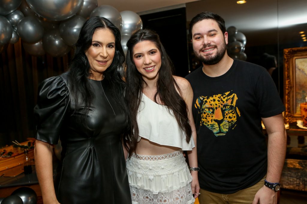Fernanda Sousa,eduarda Barreira E Olavo Barros
