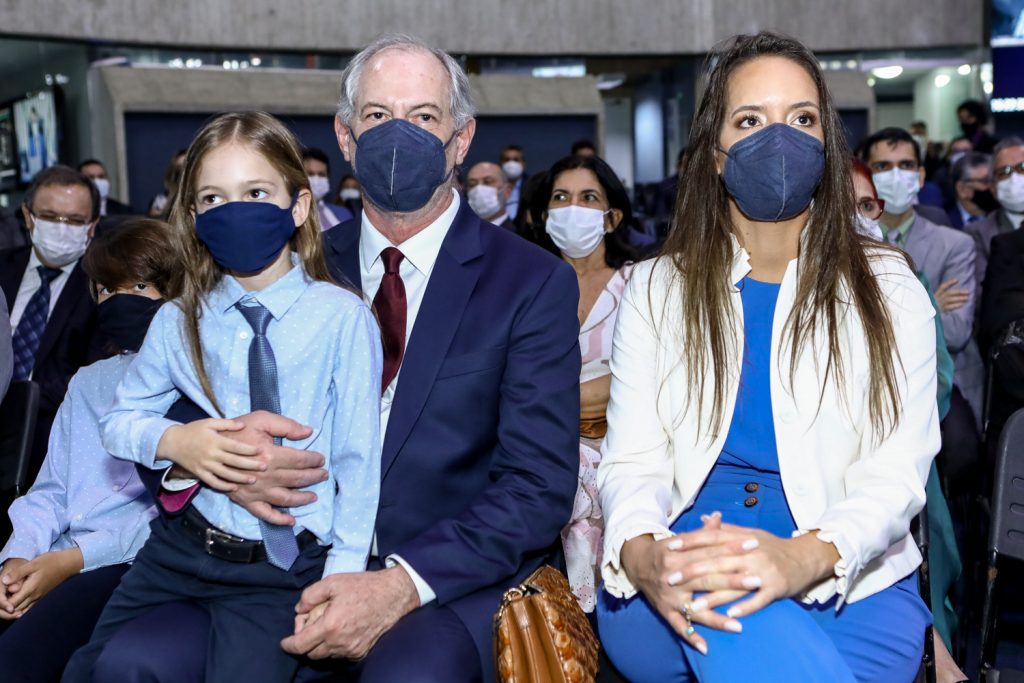 Gael E Ciro Gomes, Gisela Bezerra