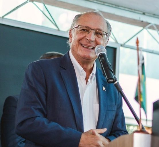 Diretório Nacional do PT aprova Geraldo Alckmin como vice na chapa de Lula