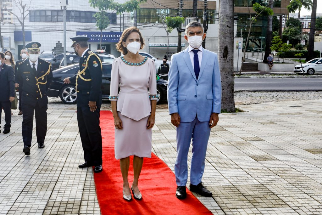 Izolda Cela E Veveu Arruda