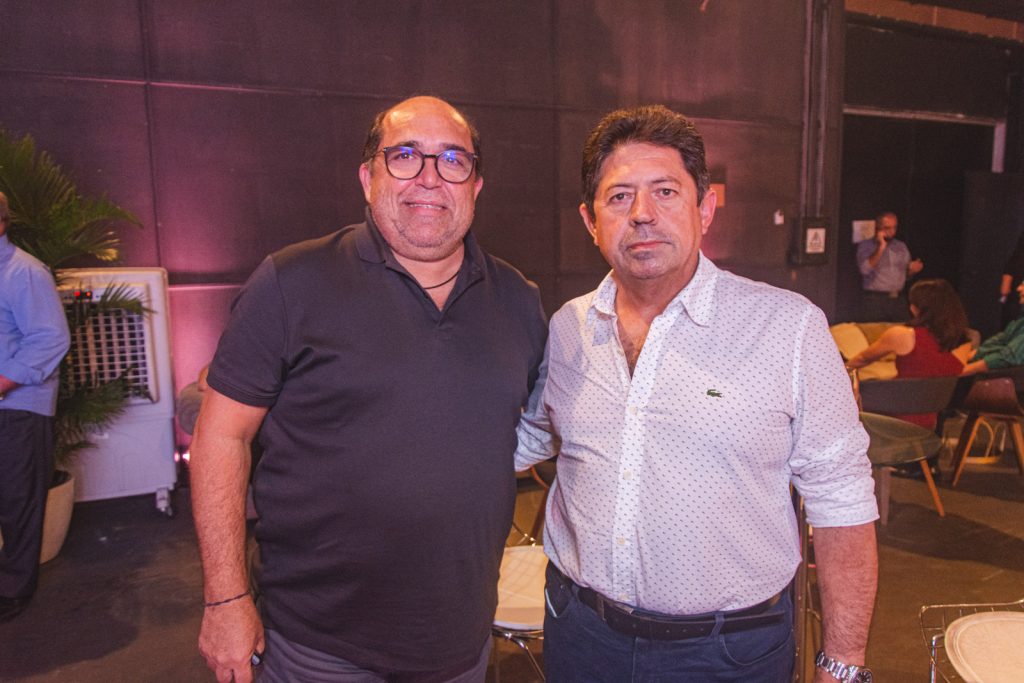 Marcus Melo E Valdenio Barros