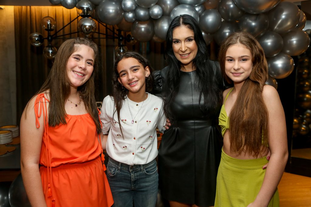 Maria Cecilia,lara Texeira, Fernanda Sousa E Maria Paula Miranda