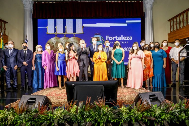 Reconhecimento - Camilo Santana é agraciado com a Medalha Iracema 2022