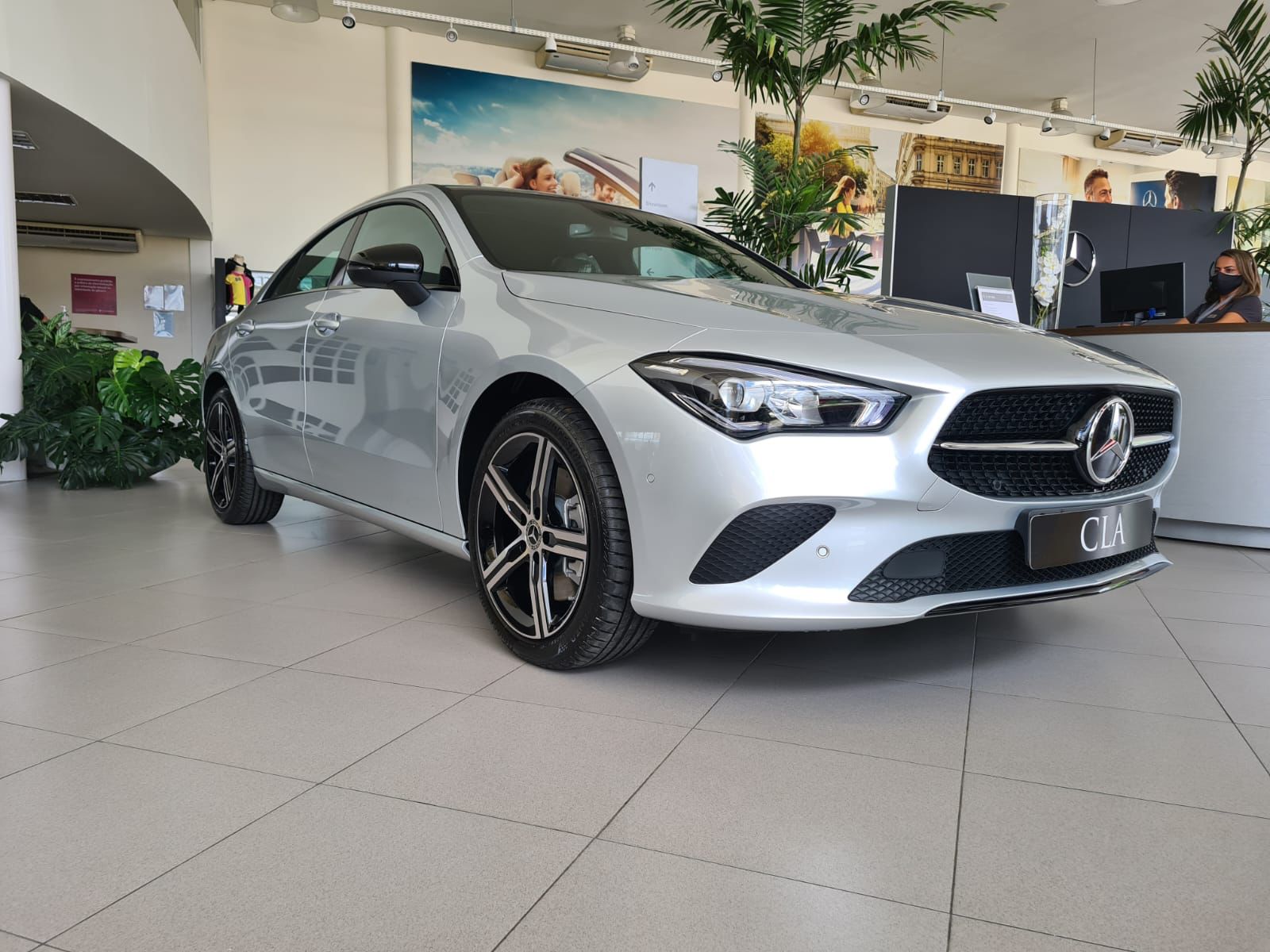 Newsedan apresenta novo Mercedes-Benz CLA 250