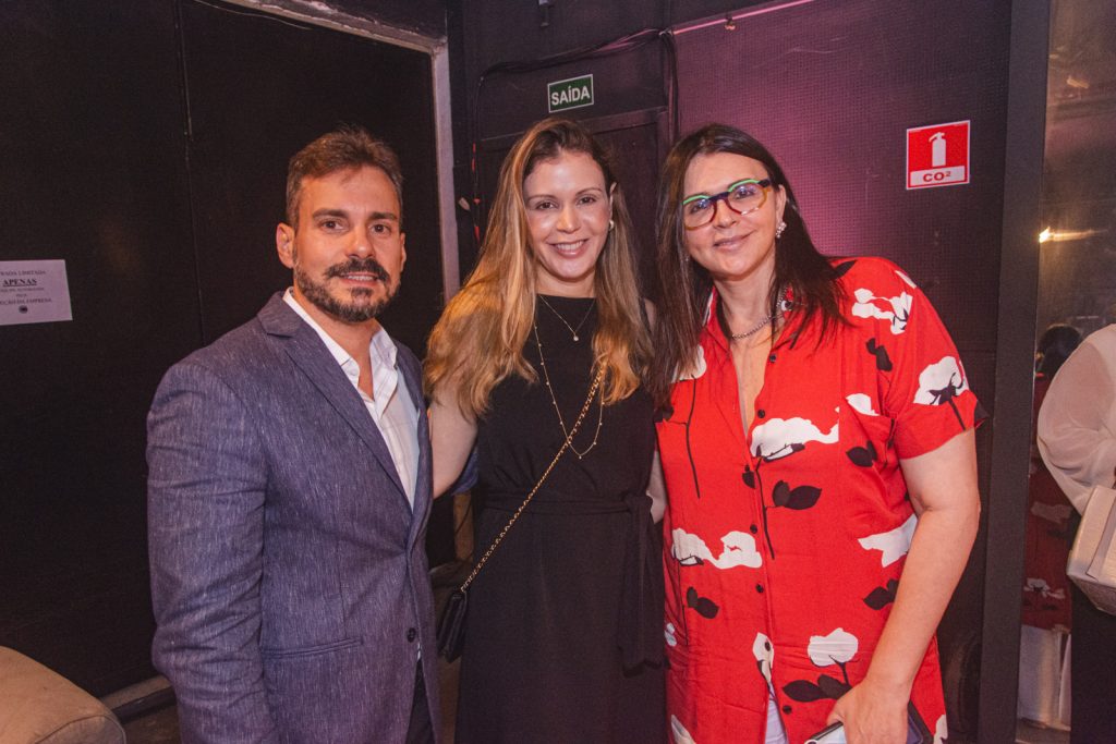 Miguel Dias Filho, Clara Gois E Aline Gois