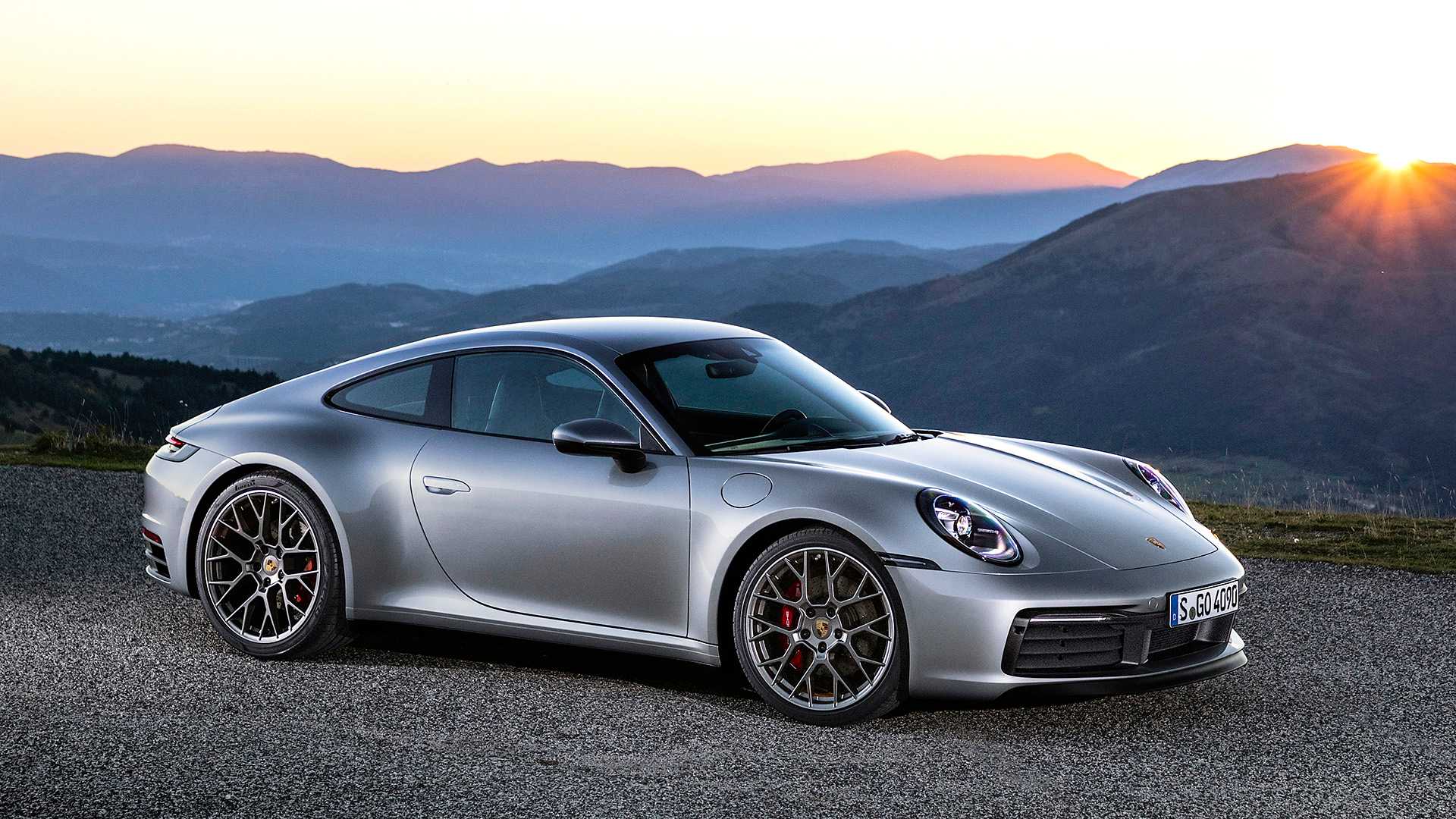 Driblando a lógica, Porsche Center Fortaleza vende como marca de volume e lidera trimestre premium no Ceará