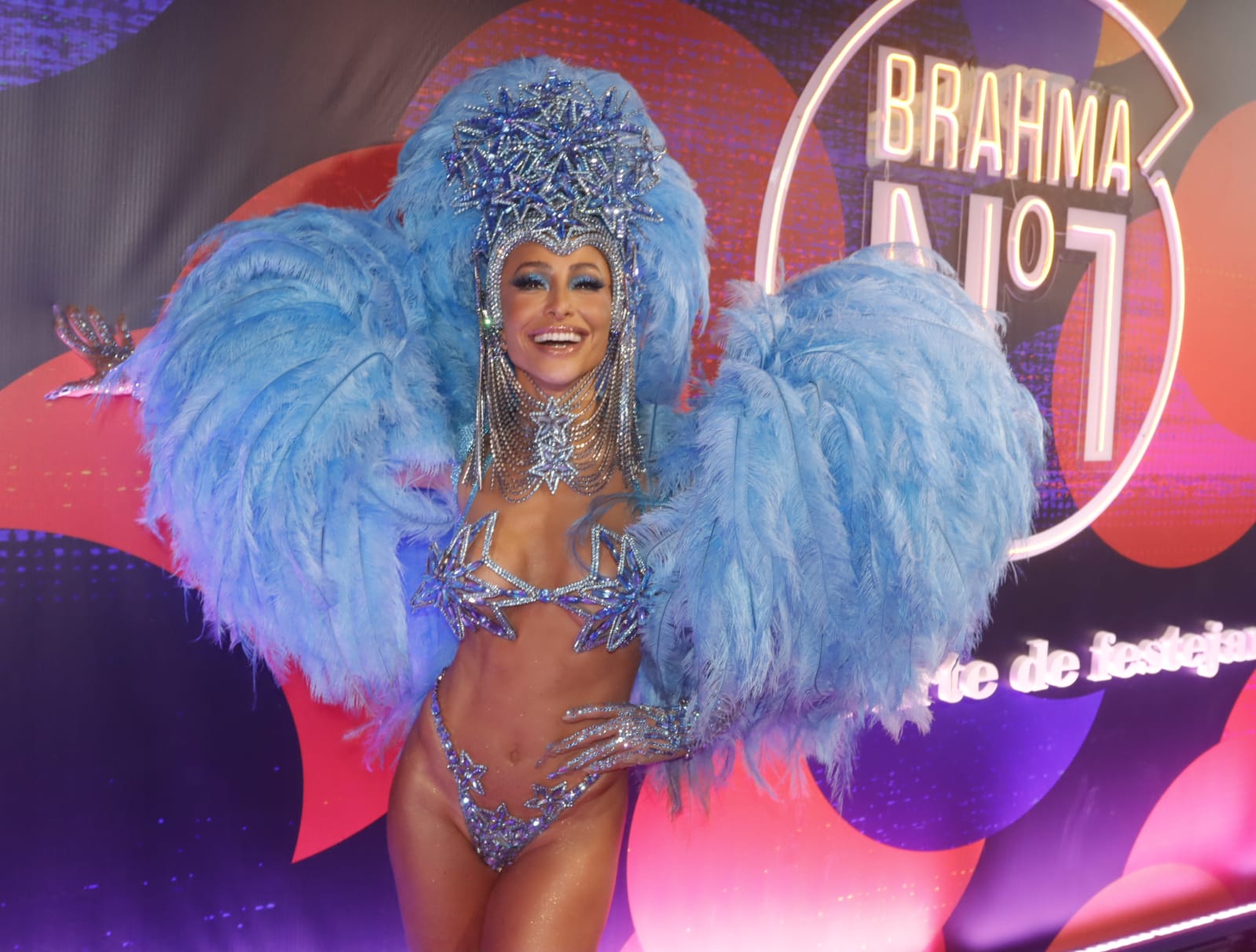 Sabrina Sato brilha em maratona dupla no segundo desfile do Carnaval 2022