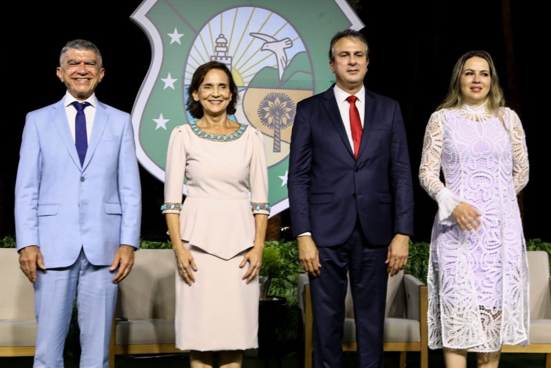 Palácio da Abolição - Camilo Santana transfere o comando da gestão do Governo do Ceará para Izolda Cela