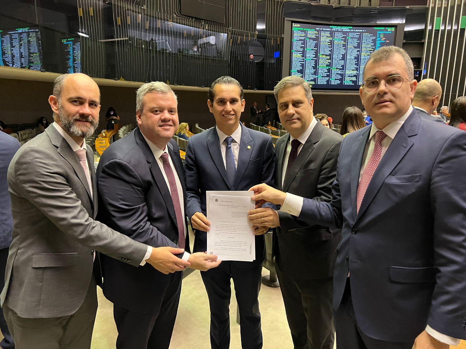 Advogados cearenses integram comitiva em audiência entre OAB-CE e deputado federal Domingos Neto para barrar reajuste da energia Advogados cearenses integram comitiva em audiência entre OAB-CE e deputado federal Domingos Neto para barrar reajuste da energia