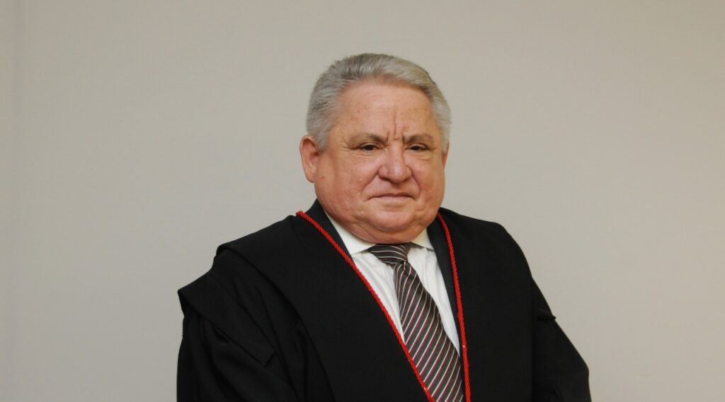 Morre o desembargador Haroldo Máximo, ex-presidente do TRE-CE Morre o desembargador Haroldo Máximo, ex-presidente do TRE-CE