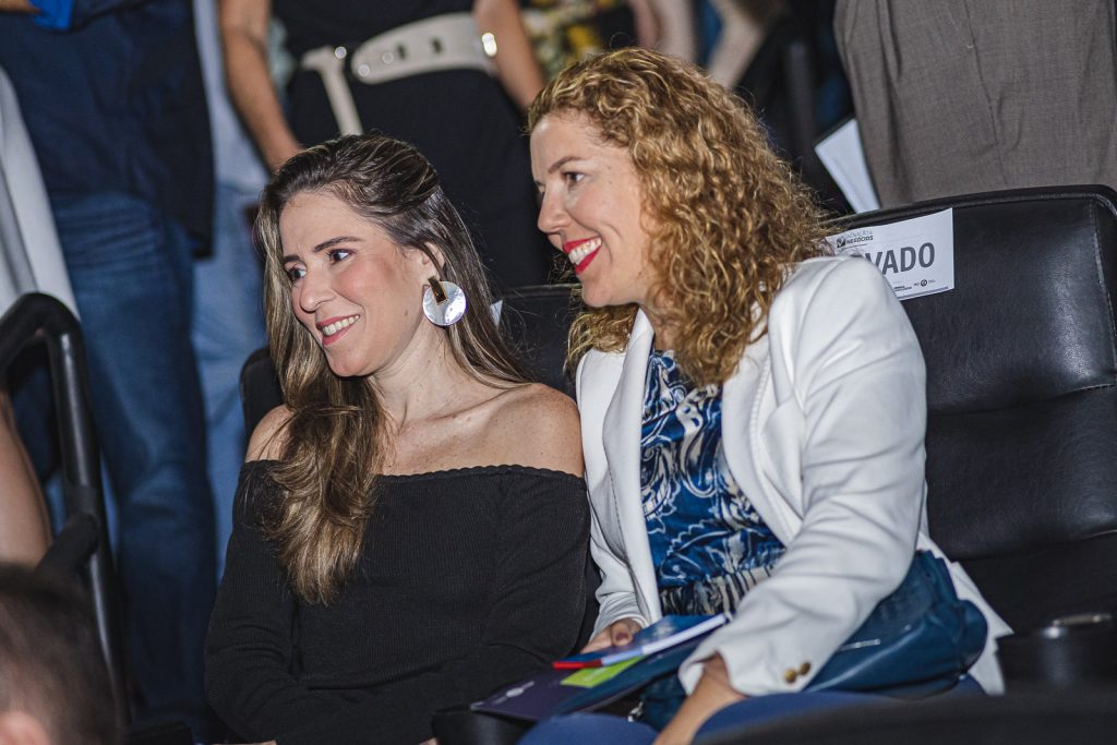 Agueda Muniz E Ticiana Queiroz