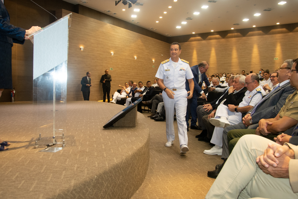 Almirante Almir Garnier Santos (1)