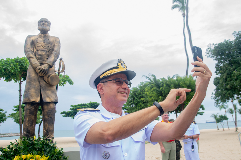 Almirante Almir Garnier Santos (18)
