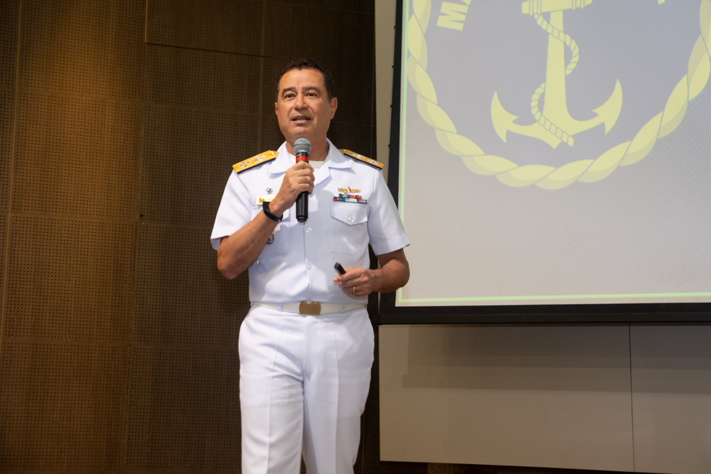 Almirante Almir Garnier Santos (5)