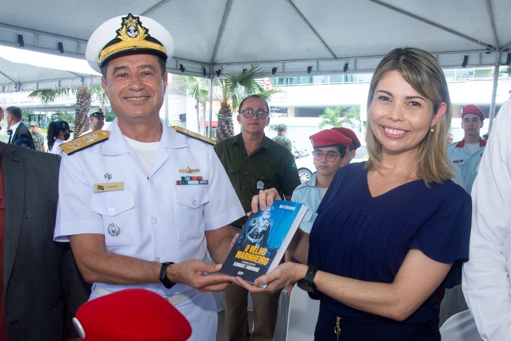 Almirante Almir Garnier Santos E Renata Sampaio (1)