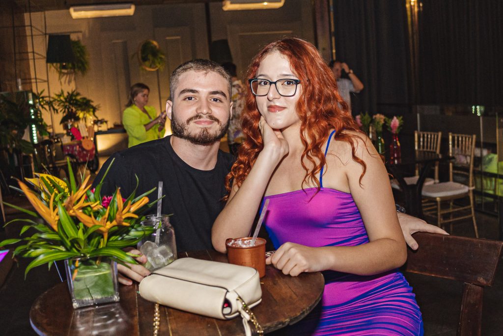 Breno Costa E Yva Ajala