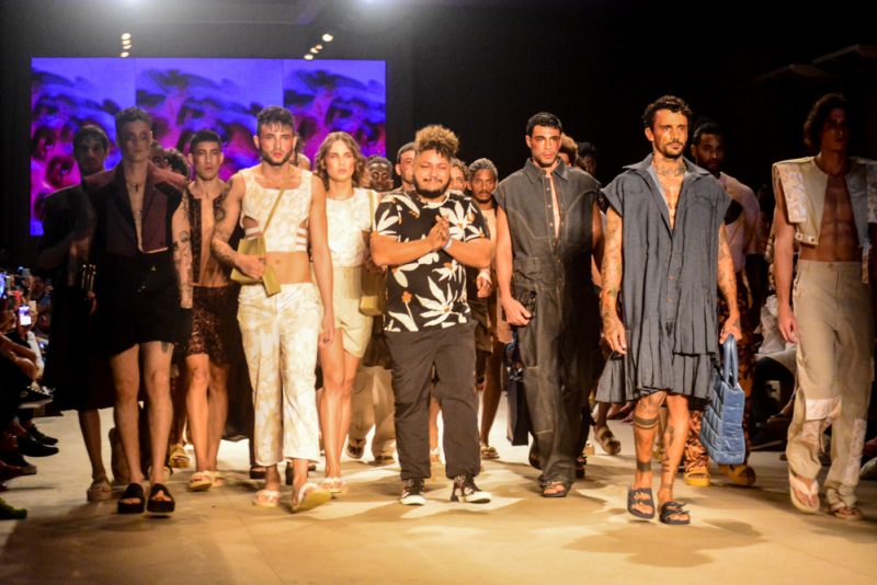 Moda Autoral - Sand Blue brilha na passarela do DFB Festival na segunda noite de desfiles na Praia de Iracema