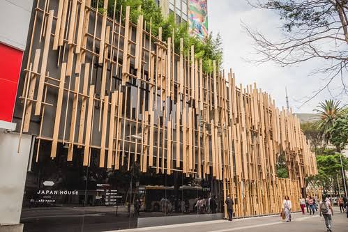 Japan House São Paulo destaca exposição em cartaz com palestras e workshops