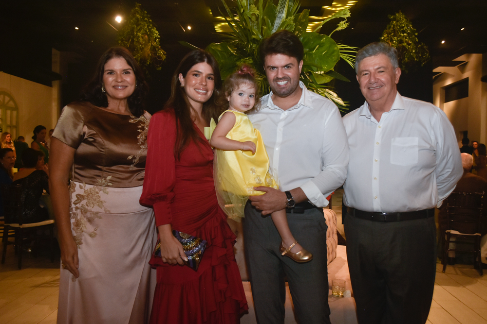Christiane Boris, Taynã Ginepri, Ava, André Boris Maia, Carlos Maia (2)
