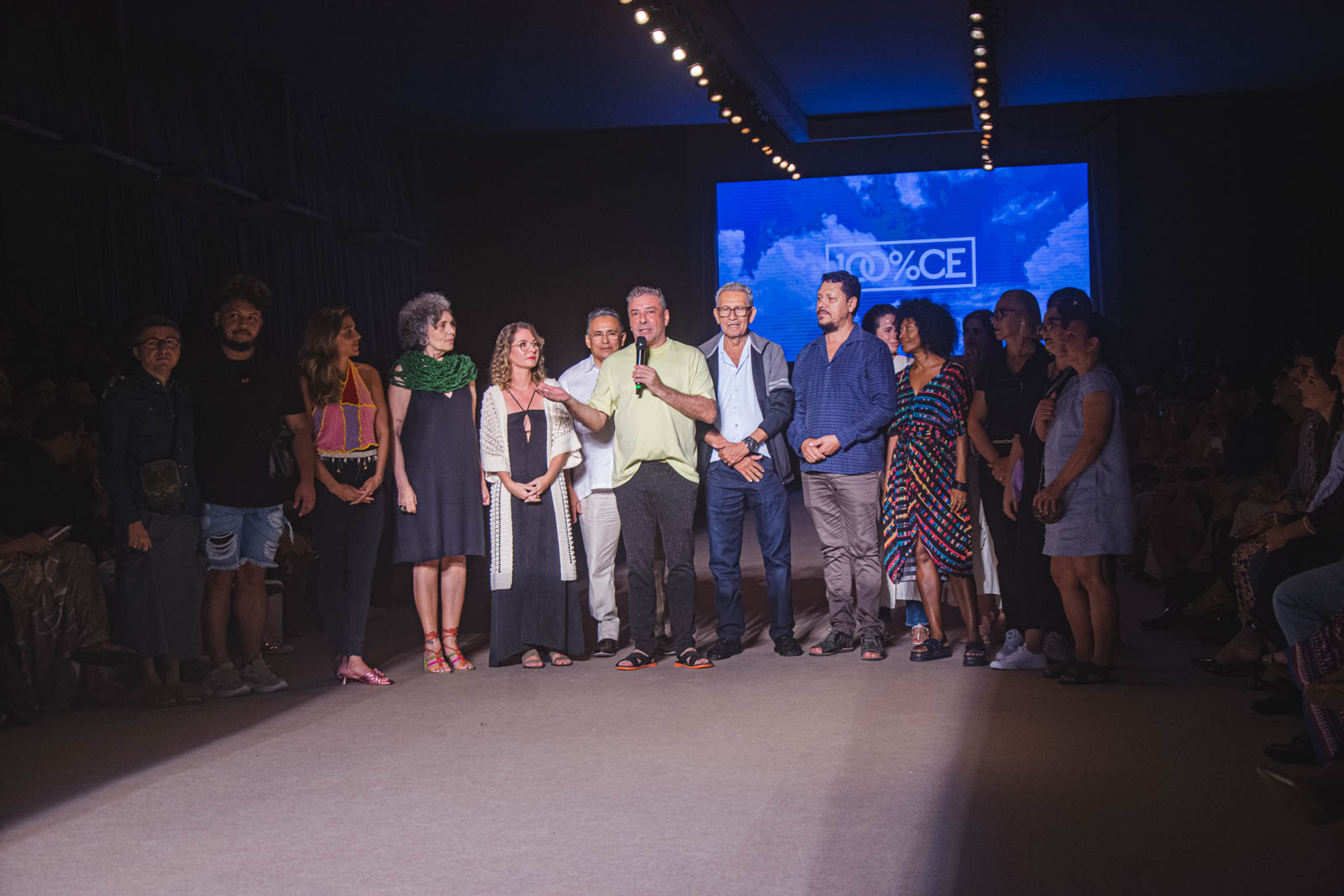 Mente criativa do DFB, Cláudio Silveira abre oficialmente o festival na Praia de Iracema