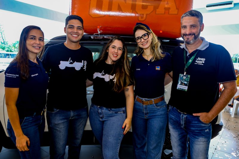 Ofertas tentadoras - Com supermáquinas em seu showroom, Newsedan realiza o Jeep Day Arena