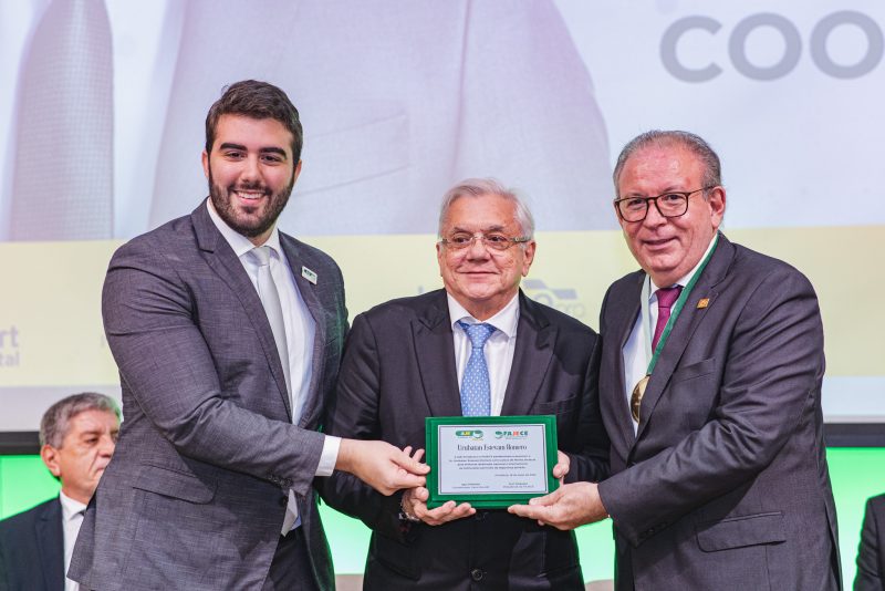 Casa da Indústria - Ricardo Cavalcante é homenageado na posse da Coordenação Executiva da AJE 2022