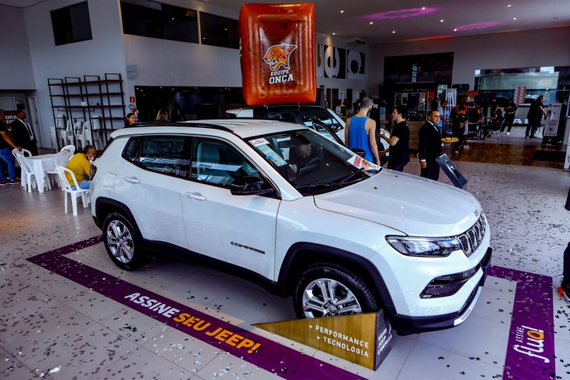 Ofertas tentadoras - Com supermáquinas em seu showroom, Newsedan realiza o Jeep Day Arena