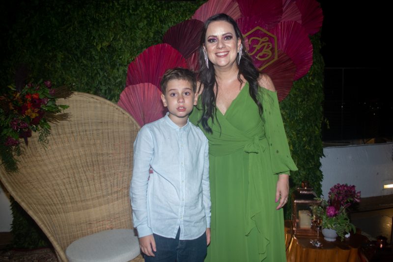 Sessão Parabéns - Alegria e animação dão o tom da troca de idade de Flávia Braga