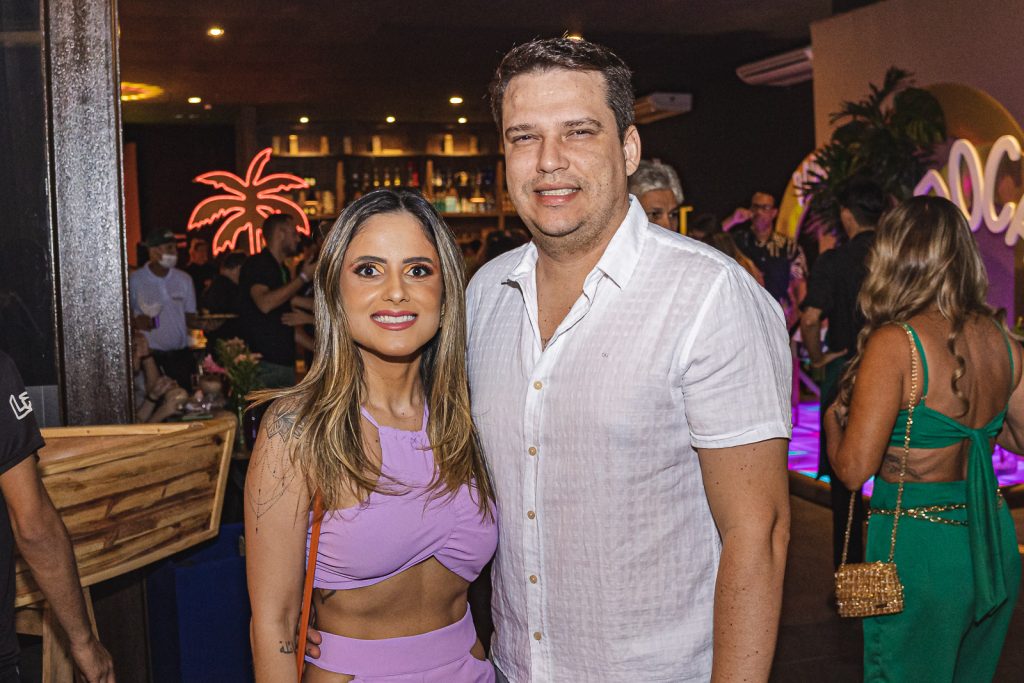 Larissa Romcy E Regis Aguiar