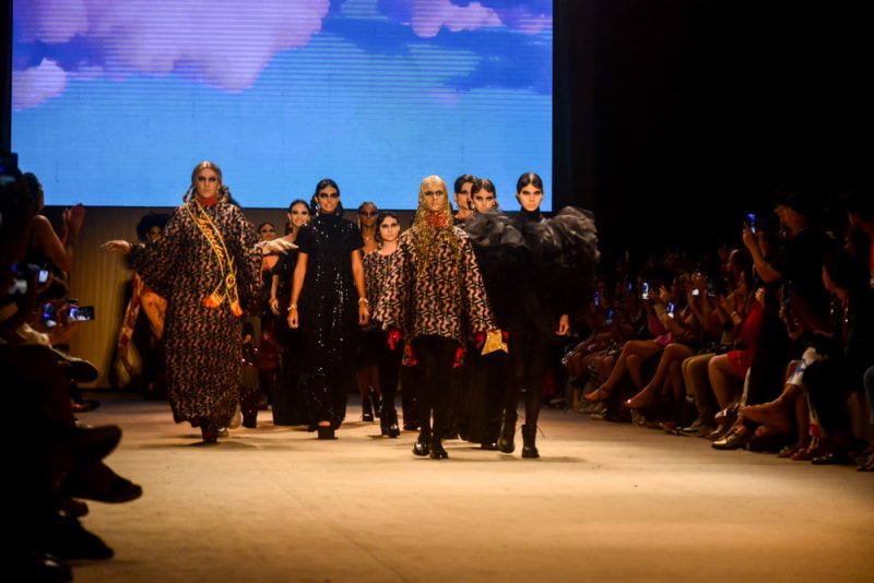 Moda Autoral - Sand Blue brilha na passarela do DFB Festival na segunda noite de desfiles na Praia de Iracema