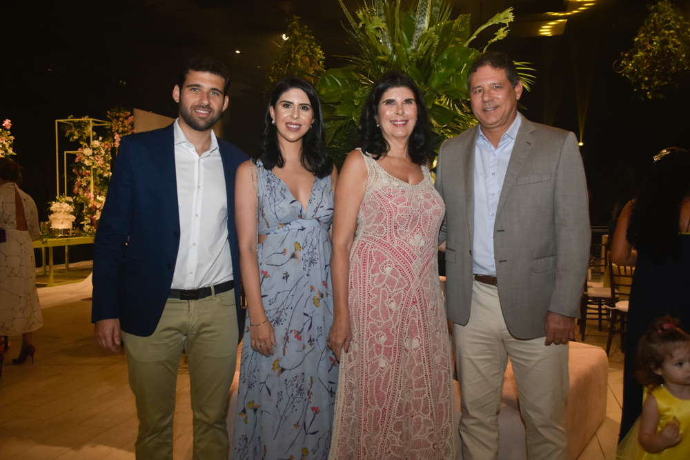 Lucas Medeiros, Natalia Medeiros, Rosanne E Marcus Medeiros (2)