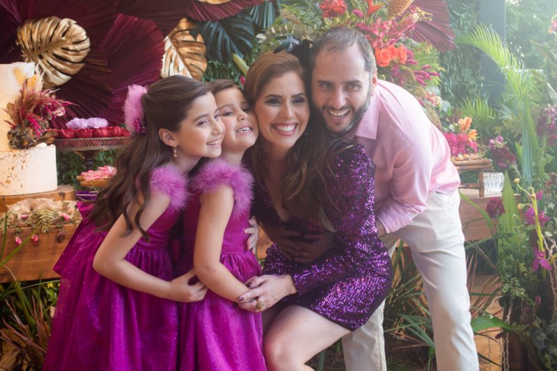 Sessão Parabéns - Alegria e animação dão o tom da troca de idade de Flávia Braga