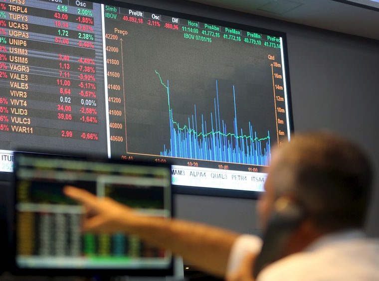 Ibovespa opera em alta com melhora em New York e balanços em foco