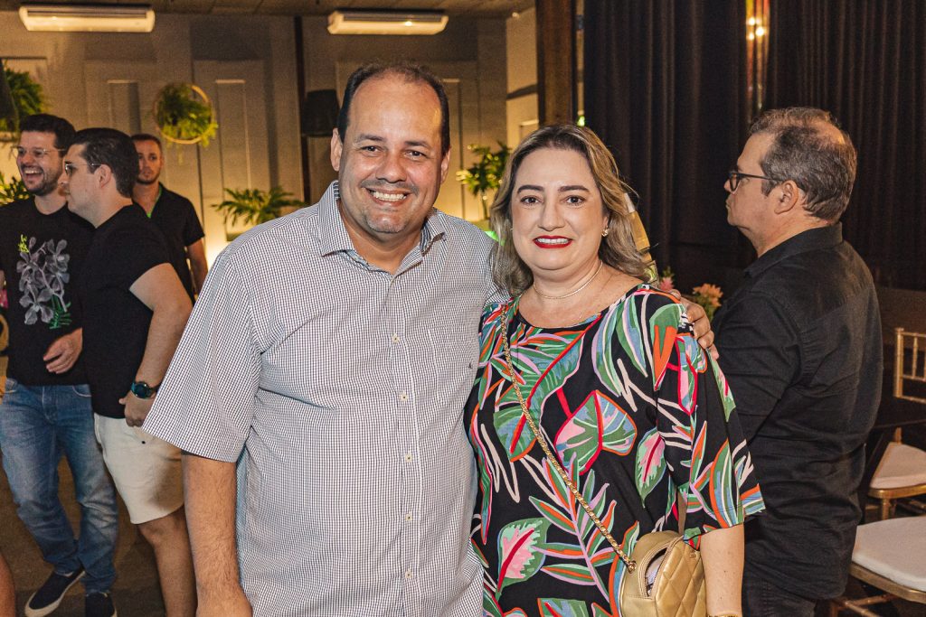 Marcelo Barros E Mirela Bessa