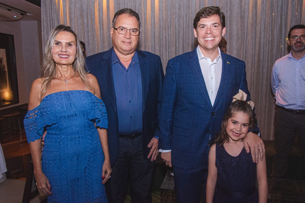 Paola Macedo, Ricardo Pimentel, Leonardo Jensen E Vitoria Jensen