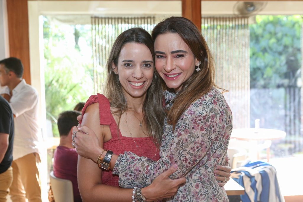 Rafaela Benevides E Camila Quinderé