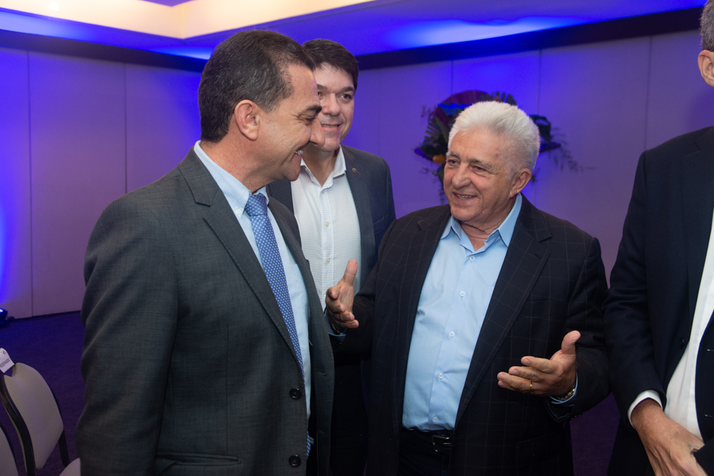 Roberto Nogueira E Deusmar Queirós