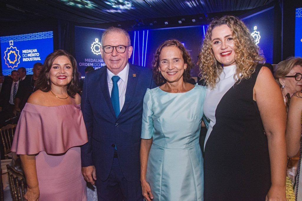 Rosagela Cavalcante, Ricardo Cavalcante, Izolda Cela E Natalia Cavalcante