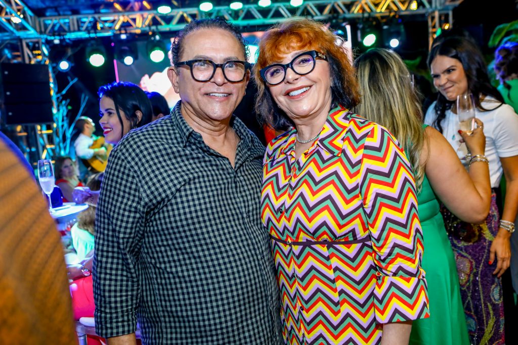 Rossine Esmeraldo E Gleids Sido