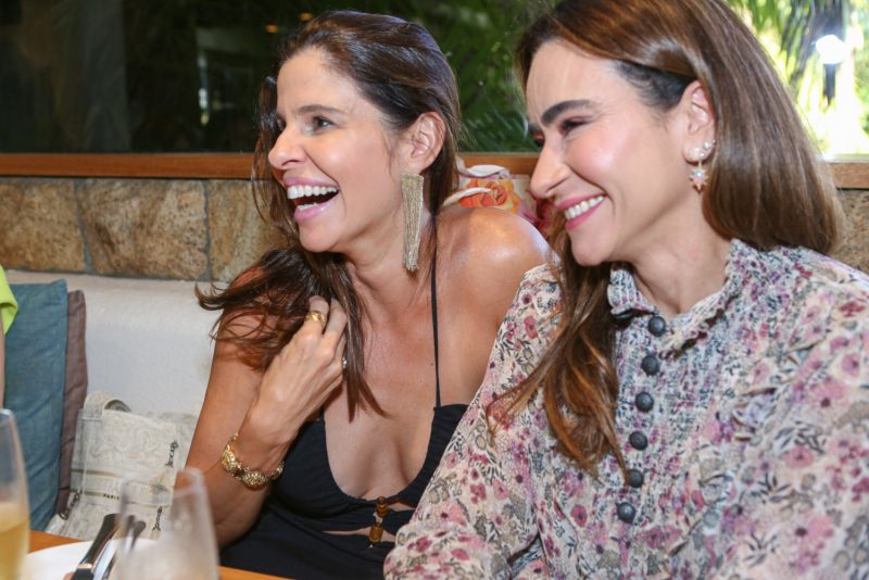 Colosso Rocks - Camila Quinderé troca de idade neste Dia das Mães e ganha sessão sopro de velinhas no Zoi