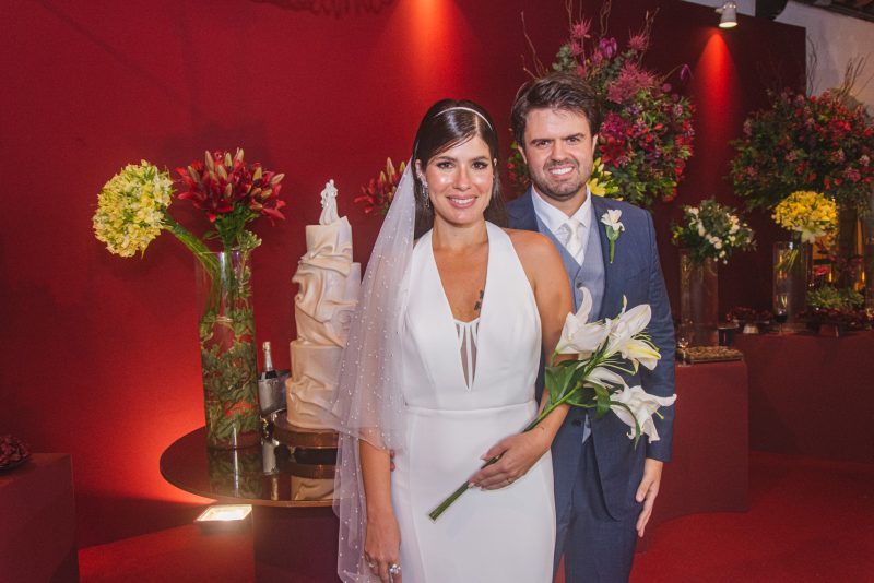 Troca de alianças - Ideal Clube serve de cenário do casamento de Taynã Ginepri e André Boris Maia