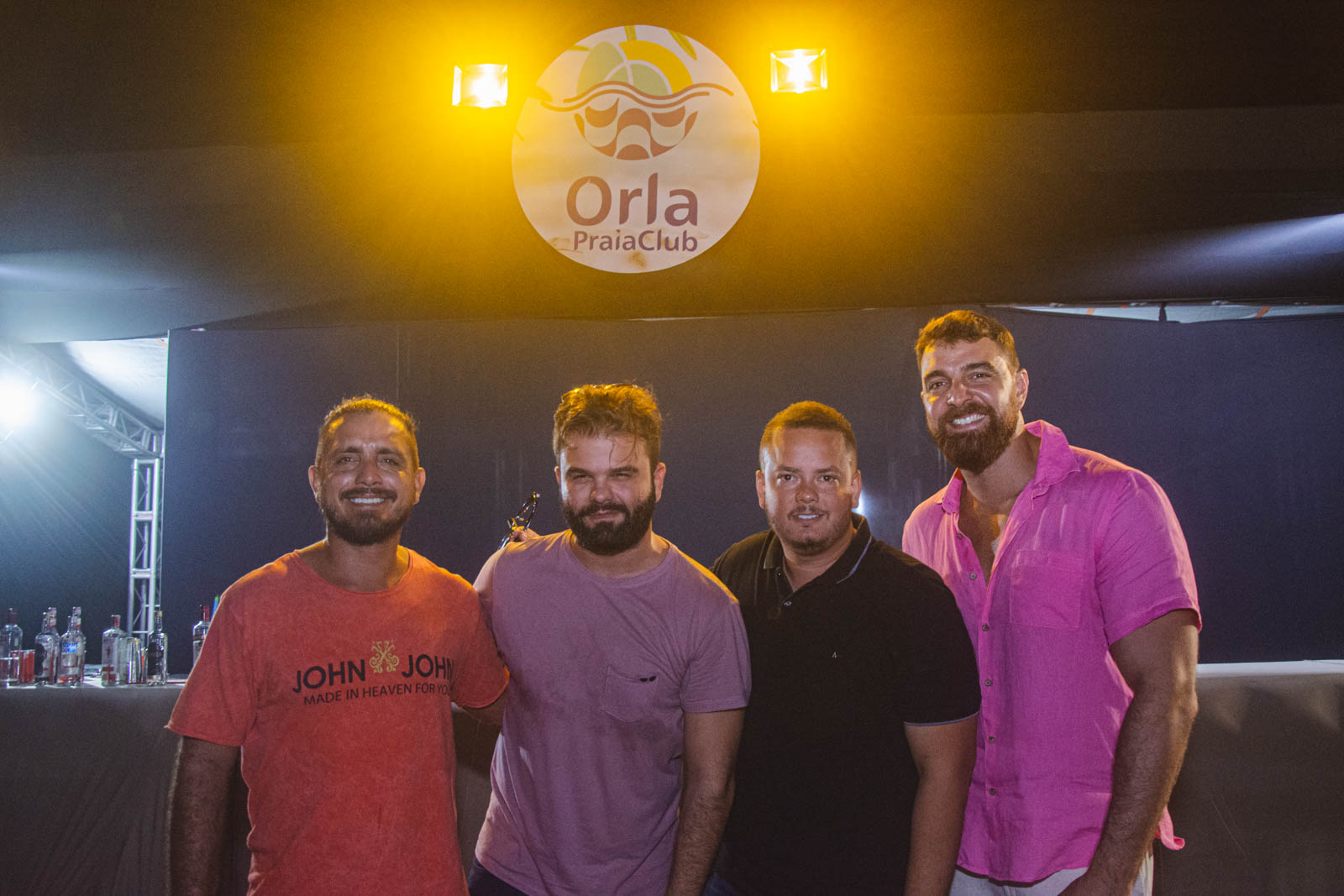 Orla Praia Club leva seu bar da praia para dentro do DFB Festival