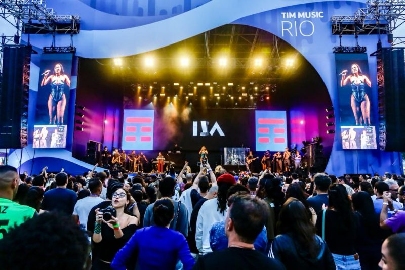 Agitando a orla - IZA brilha no palco do Tim Music Rio e fecha com chave de ouro o festival no Rio de Janeiro