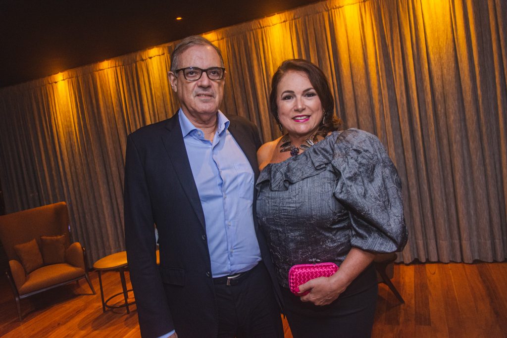 Urbano E Ana Luiza Costa Lima